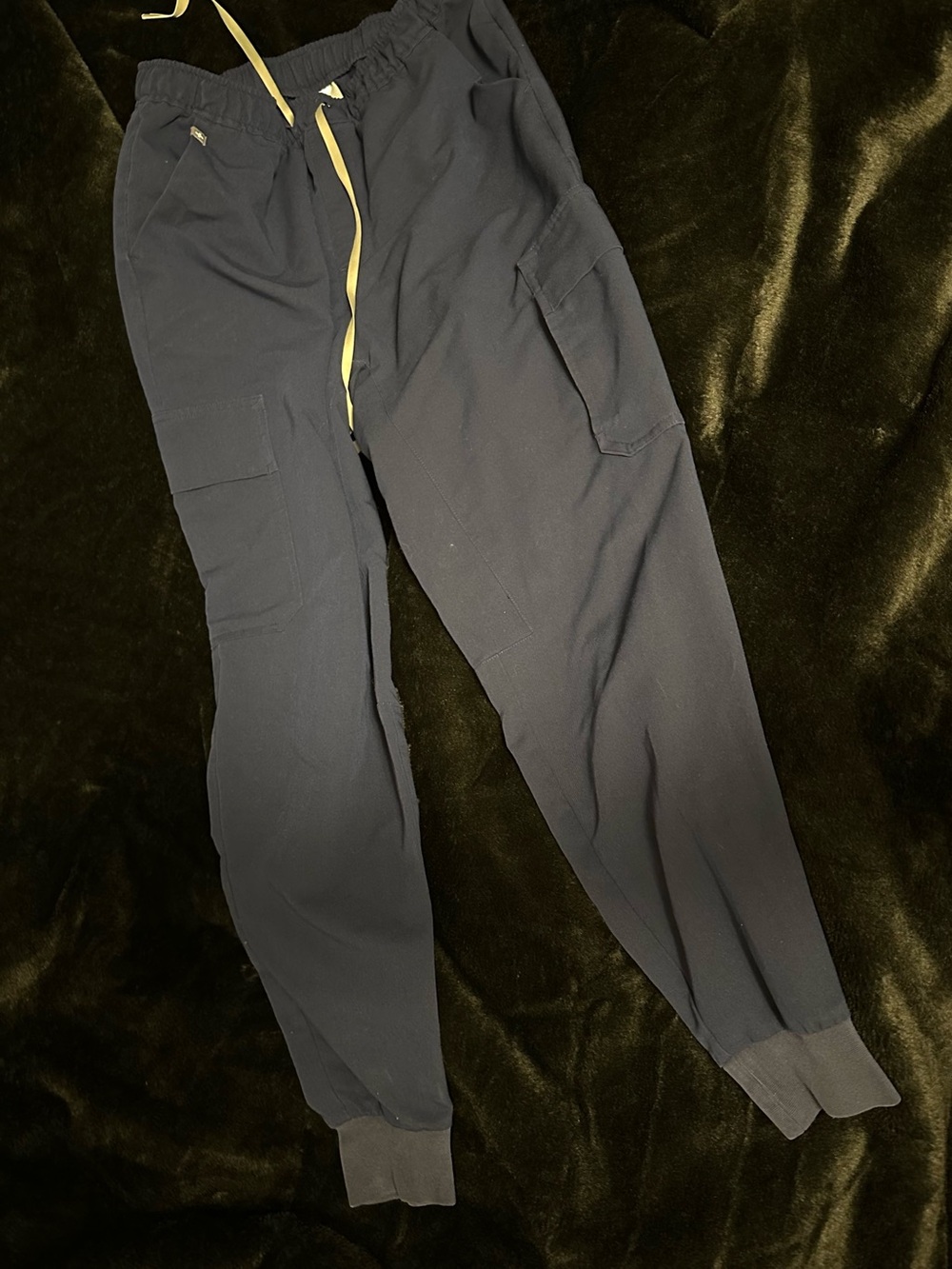 FIGS Men's Tansen Cargo Jogger Scrub Pants NAVY Sz MEDIUM